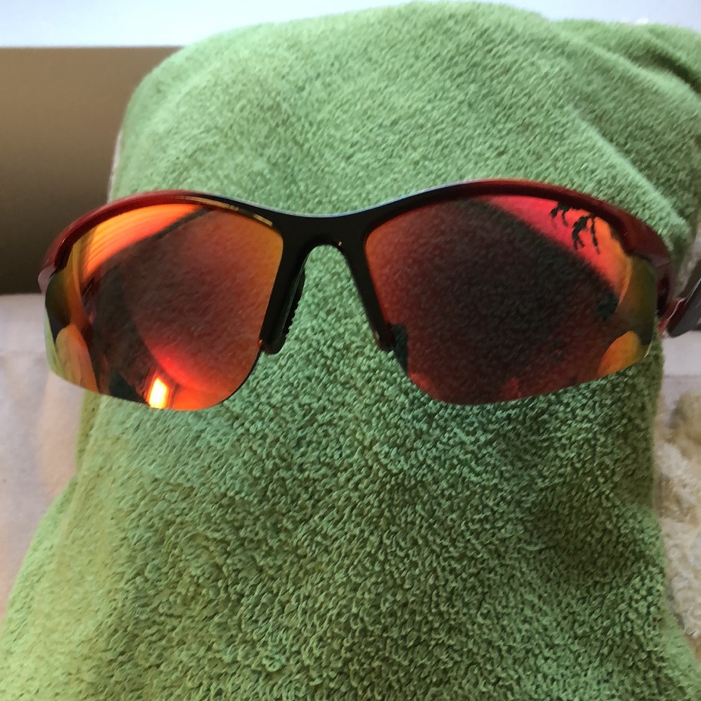 - Sunglasses 🕶️ FOSTER GRANT